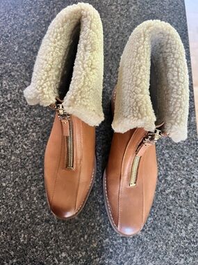 Sam Edelman Tan Leather Ankle Boots with Cream Shearling Collar and Gold Zip